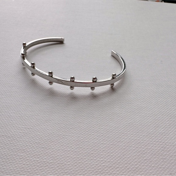 Modern silver cuff bangle. - Picture 1 of 7